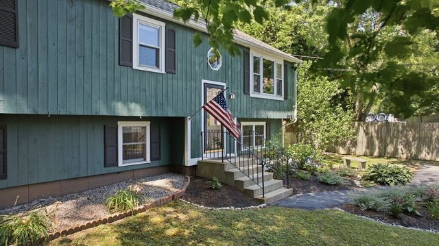 668 Summer St, Rockland, MA 02370