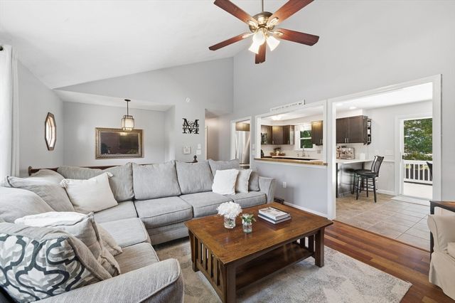 668 Summer St, Rockland, MA 02370