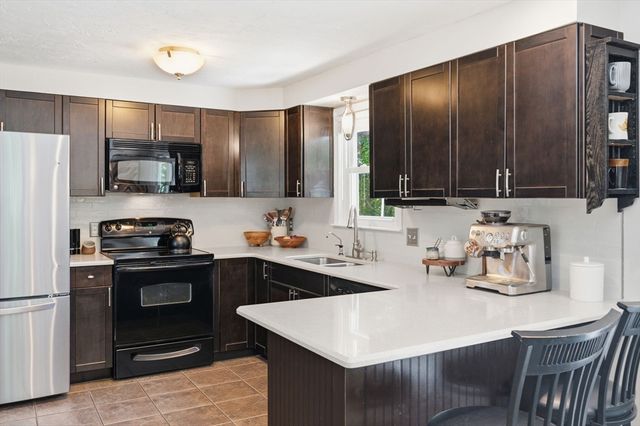 668 Summer St, Rockland, MA 02370