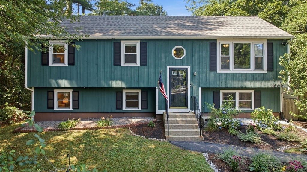 668 Summer St, Rockland, MA 02370