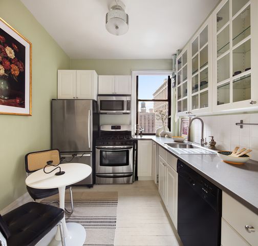 105 E 15th St Apt 93, New York City, NY 10003