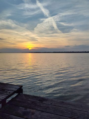 140 Ivy Lane, Mabank, TX 75156