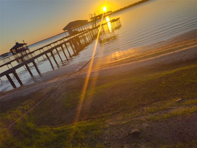 140 Ivy Lane, Mabank, TX 75156