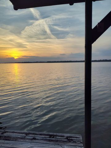 140 Ivy Lane, Mabank, TX 75156