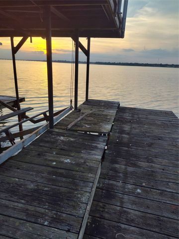 140 Ivy Lane, Mabank, TX 75156