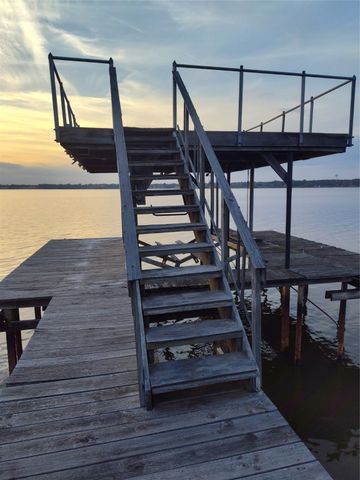 140 Ivy Lane, Mabank, TX 75156