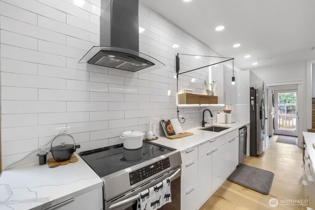 1608 N 50th Street, Seattle, WA 98103