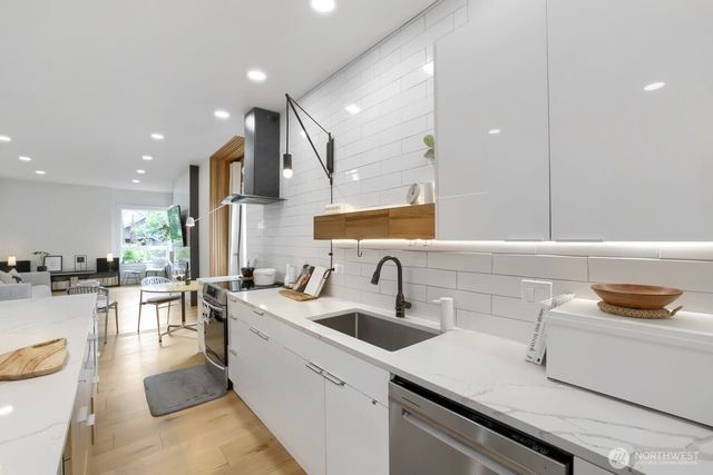 1608 N 50th Street, Seattle, WA 98103