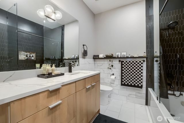 1608 N 50th Street, Seattle, WA 98103