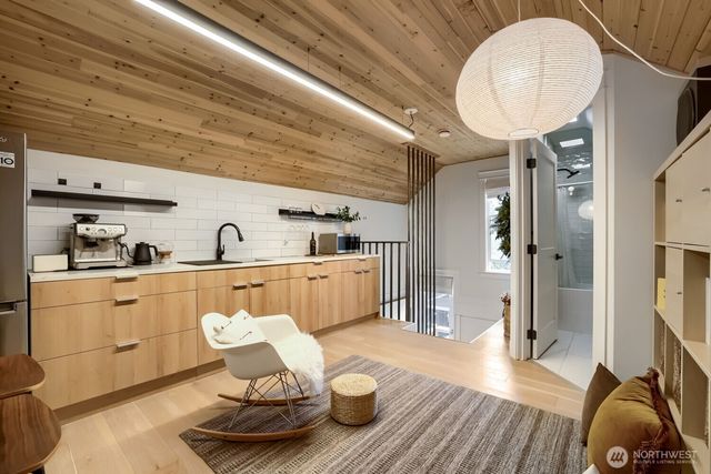1608 N 50th Street, Seattle, WA 98103