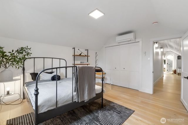 1608 N 50th Street, Seattle, WA 98103