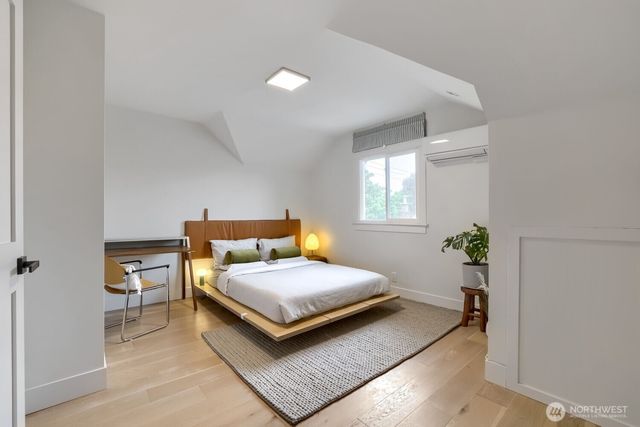1608 N 50th Street, Seattle, WA 98103