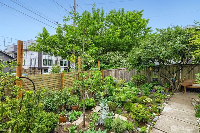 1608 N 50th Street, Seattle, WA 98103