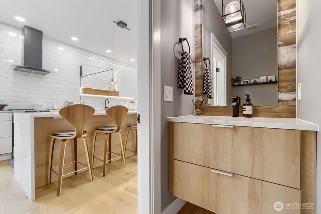 1608 N 50th Street, Seattle, WA 98103