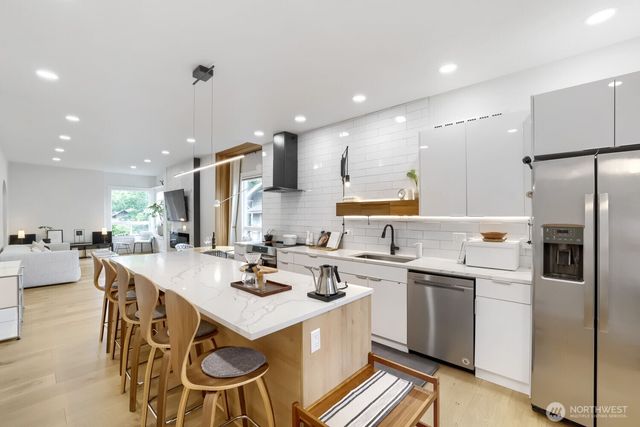 1608 N 50th Street, Seattle, WA 98103