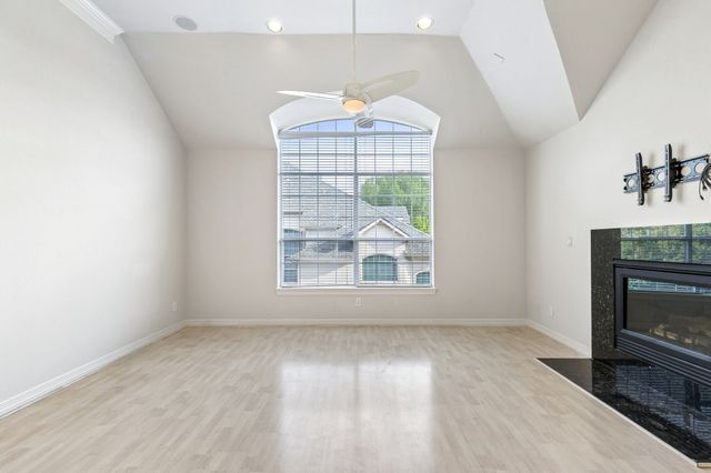 4097 Oberlin Way, Addison, TX 75001