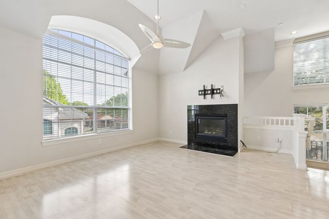 4097 Oberlin Way, Addison, TX 75001