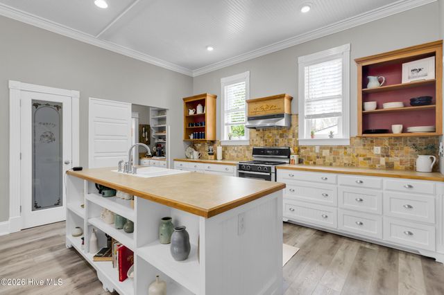 7110 N Us 17 Highway, Vanceboro, NC 28586