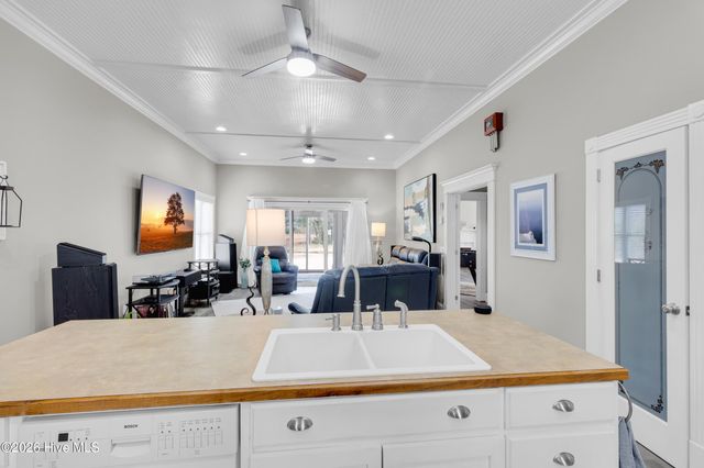 7110 N Us 17 Highway, Vanceboro, NC 28586