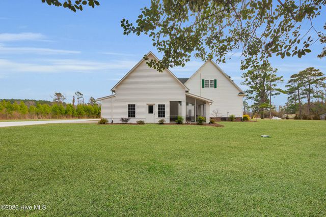 7110 N Us 17 Highway, Vanceboro, NC 28586