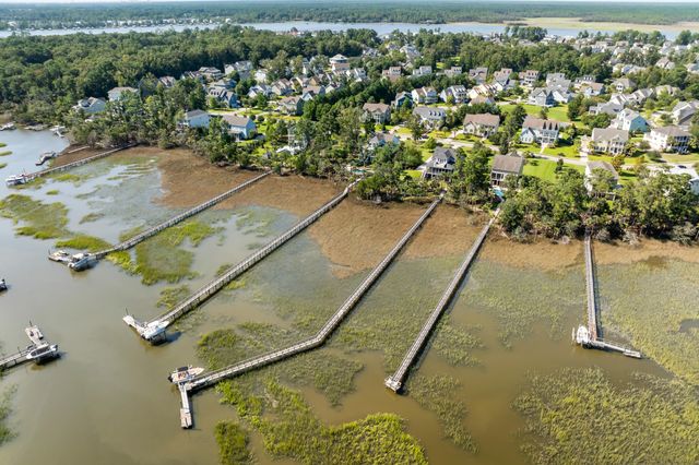 3000 Yachtsman Drive, Mount Pleasant, SC 29466