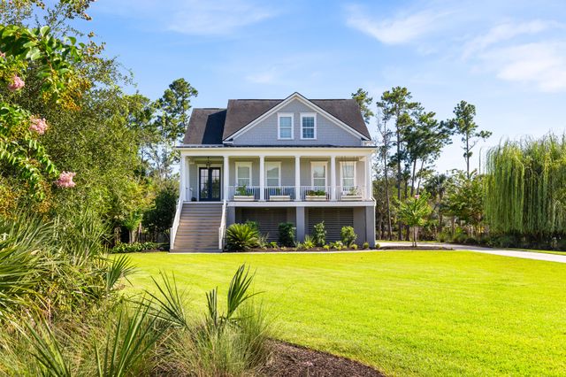 3000 Yachtsman Drive, Mount Pleasant, SC 29466