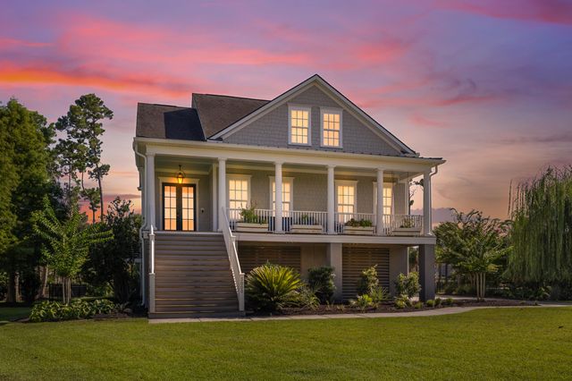 3000 Yachtsman Drive, Mount Pleasant, SC 29466