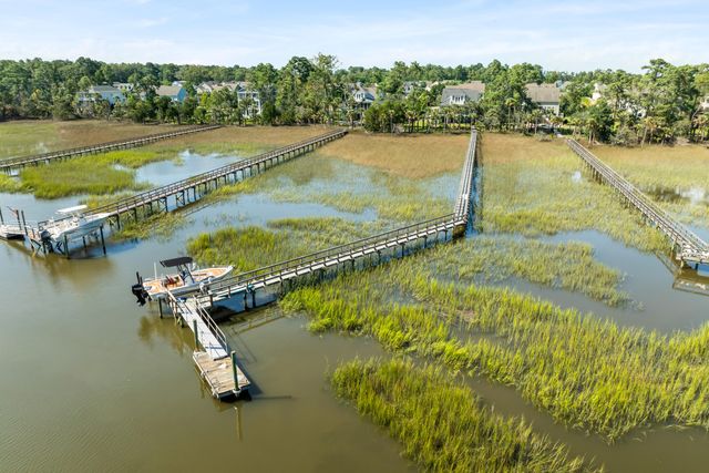 3000 Yachtsman Drive, Mount Pleasant, SC 29466