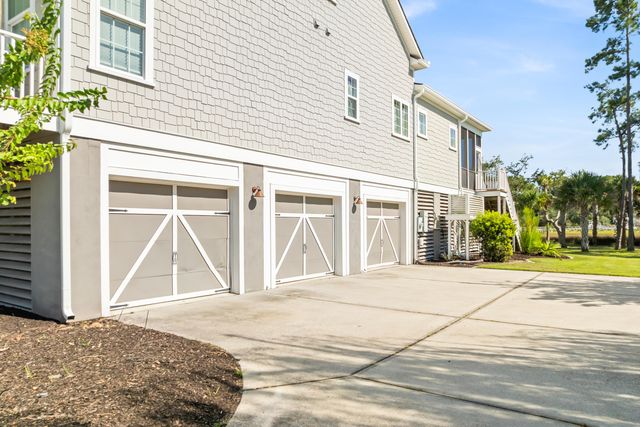 3000 Yachtsman Drive, Mount Pleasant, SC 29466
