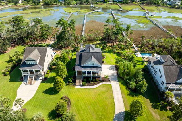 3000 Yachtsman Drive, Mount Pleasant, SC 29466