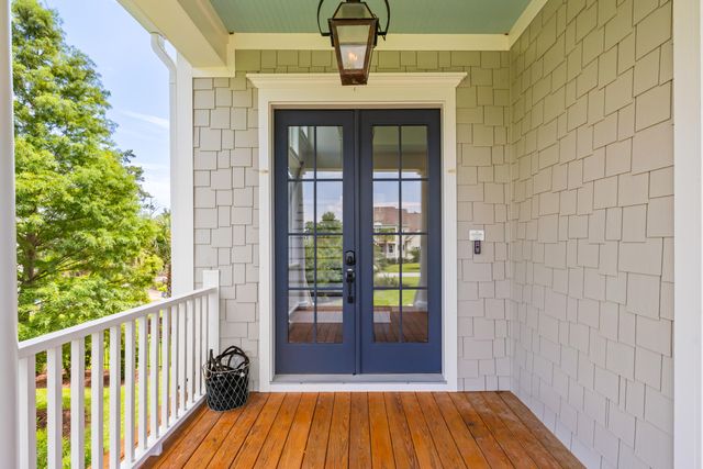 3000 Yachtsman Drive, Mount Pleasant, SC 29466