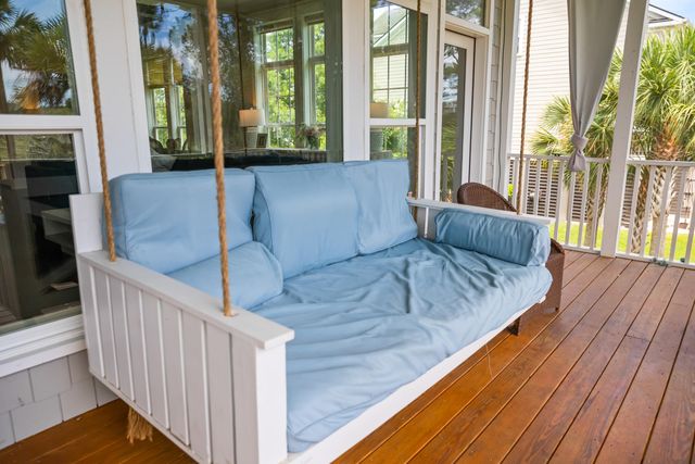 3000 Yachtsman Drive, Mount Pleasant, SC 29466