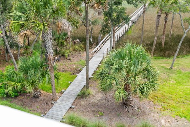 3000 Yachtsman Drive, Mount Pleasant, SC 29466