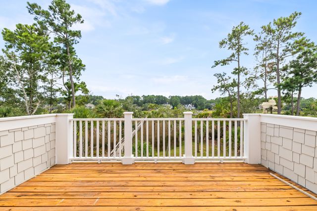 3000 Yachtsman Drive, Mount Pleasant, SC 29466