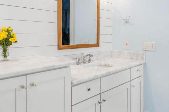 3000 Yachtsman Drive, Mount Pleasant, SC 29466