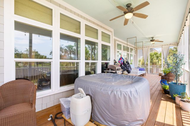 3000 Yachtsman Drive, Mount Pleasant, SC 29466