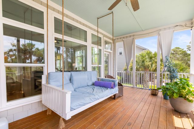 3000 Yachtsman Drive, Mount Pleasant, SC 29466