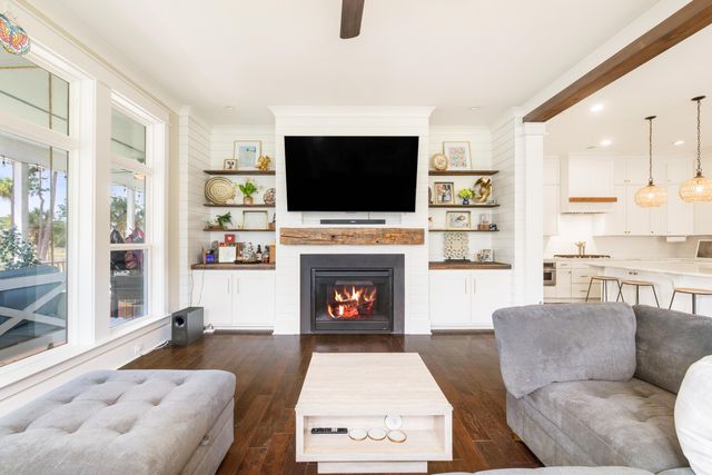3000 Yachtsman Drive, Mount Pleasant, SC 29466