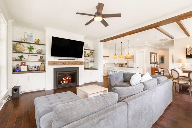 3000 Yachtsman Drive, Mount Pleasant, SC 29466