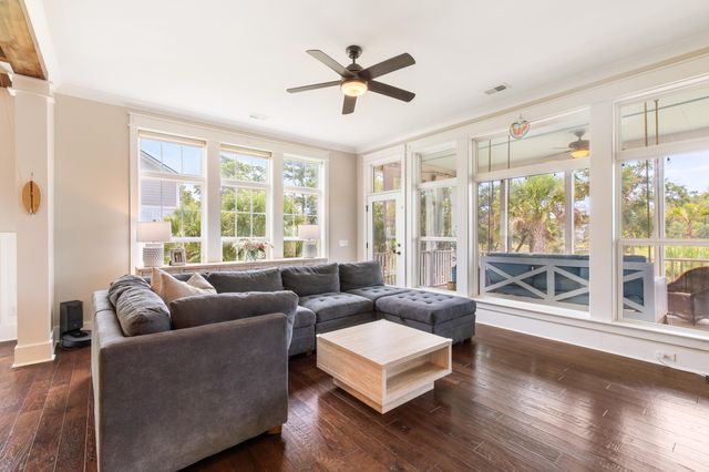 3000 Yachtsman Drive, Mount Pleasant, SC 29466