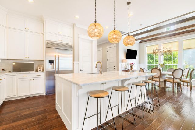 3000 Yachtsman Drive, Mount Pleasant, SC 29466