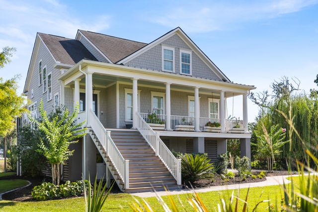 3000 Yachtsman Drive, Mount Pleasant, SC 29466