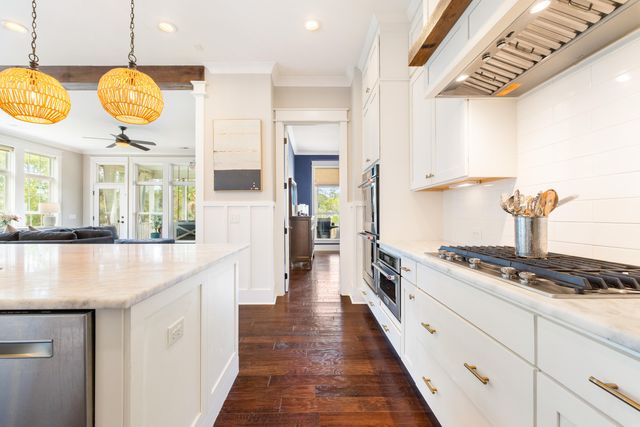 3000 Yachtsman Drive, Mount Pleasant, SC 29466