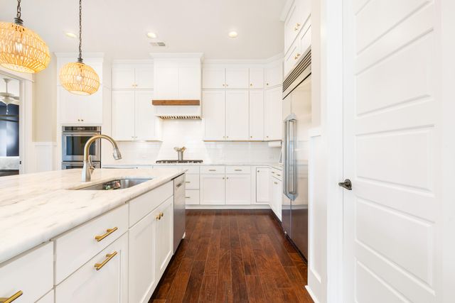3000 Yachtsman Drive, Mount Pleasant, SC 29466