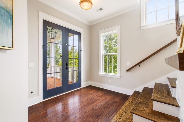 3000 Yachtsman Drive, Mount Pleasant, SC 29466