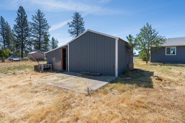 8010 W Melville Rd, Cheney, WA 99004