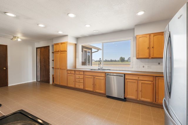 8010 W Melville Rd, Cheney, WA 99004