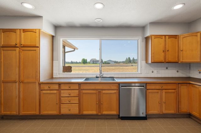 8010 W Melville Rd, Cheney, WA 99004