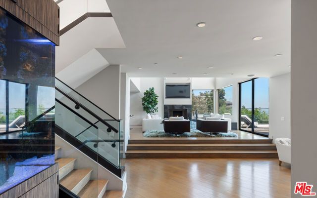 2826 Las Alturas Street, Los Angeles, CA 90068