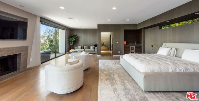 2826 Las Alturas Street, Los Angeles, CA 90068